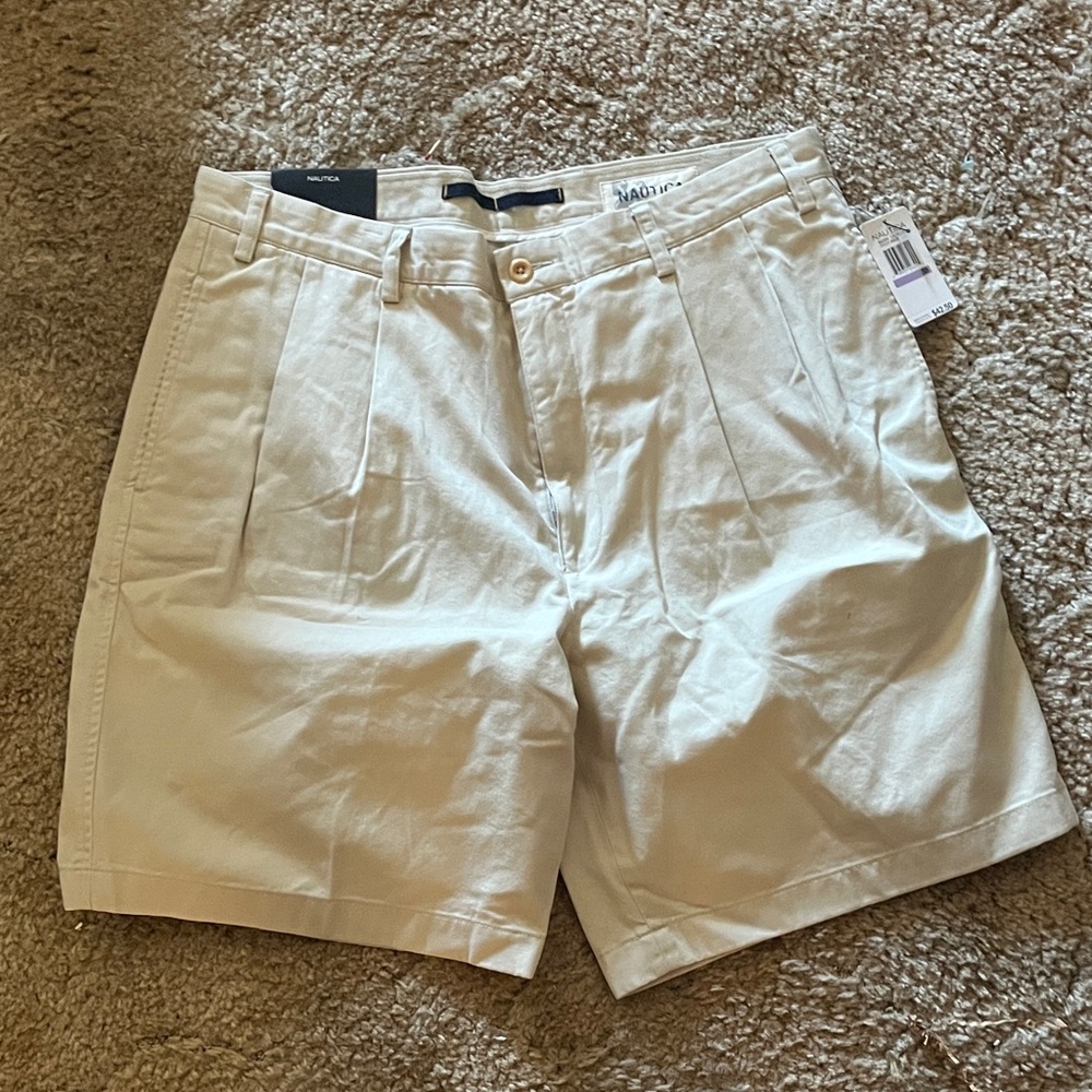 Nautica Men's Cream Flat Front Shorts